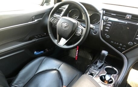 Toyota Camry, 2019 год, 2 750 000 рублей, 11 фотография