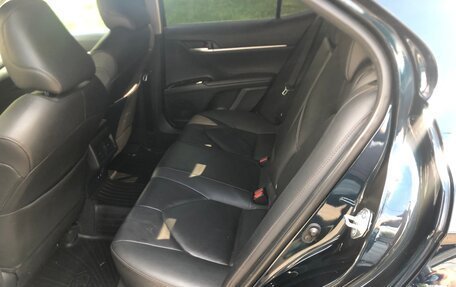 Toyota Camry, 2019 год, 2 750 000 рублей, 16 фотография