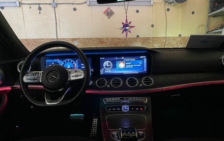 Mercedes-Benz E-Класс, 2019 год, 4 260 000 рублей, 10 фотография