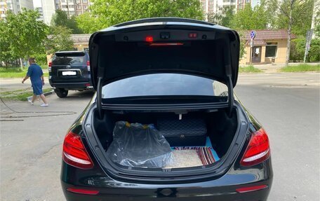 Mercedes-Benz E-Класс, 2019 год, 4 260 000 рублей, 24 фотография