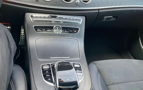 Mercedes-Benz E-Класс, 2019 год, 4 260 000 рублей, 36 фотография