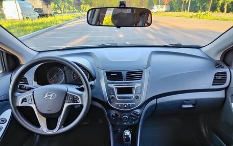 Hyundai Solaris II рестайлинг, 2015 год, 1 100 000 рублей, 13 фотография