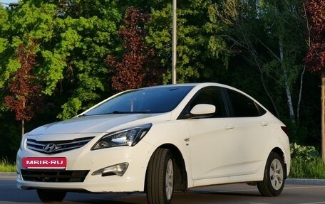 Hyundai Solaris II рестайлинг, 2015 год, 1 100 000 рублей, 3 фотография
