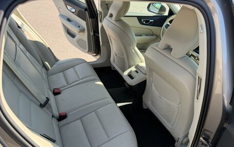Volvo V60 Cross Country II, 2019 год, 3 290 000 рублей, 14 фотография