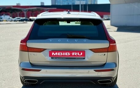 Volvo V60 Cross Country II, 2019 год, 3 290 000 рублей, 11 фотография