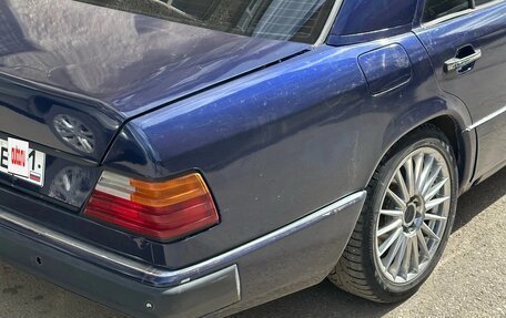 Mercedes-Benz E-Класс, 1992 год, 280 000 рублей, 5 фотография