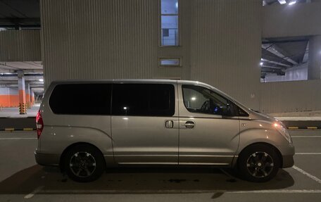 Hyundai H-1 II рестайлинг, 2016 год, 2 000 000 рублей, 7 фотография