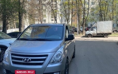 Hyundai H-1 II рестайлинг, 2016 год, 2 000 000 рублей, 10 фотография