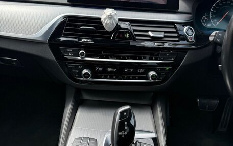 BMW 5 серия, 2019 год, 3 650 000 рублей, 19 фотография