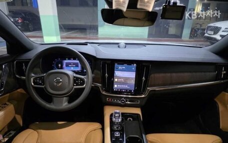 Volvo S90 II рестайлинг, 2024 год, 6 790 000 рублей, 9 фотография