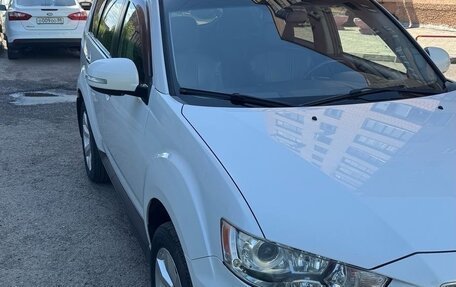 Mitsubishi Outlander III рестайлинг 3, 2010 год, 1 400 000 рублей, 5 фотография