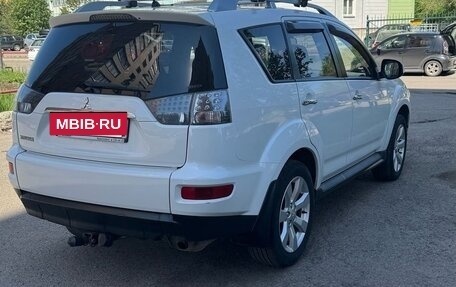 Mitsubishi Outlander III рестайлинг 3, 2010 год, 1 400 000 рублей, 2 фотография