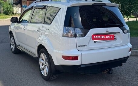 Mitsubishi Outlander III рестайлинг 3, 2010 год, 1 400 000 рублей, 3 фотография