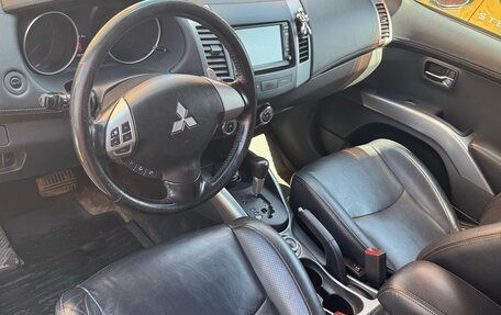 Mitsubishi Outlander III рестайлинг 3, 2010 год, 1 400 000 рублей, 14 фотография