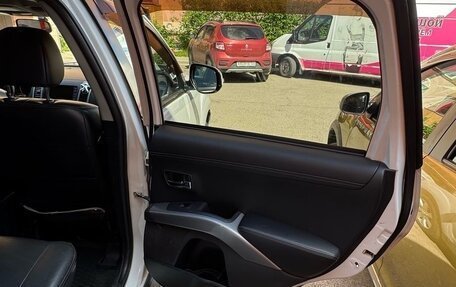 Mitsubishi Outlander III рестайлинг 3, 2010 год, 1 400 000 рублей, 16 фотография