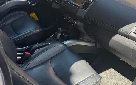Mitsubishi Outlander III рестайлинг 3, 2010 год, 1 400 000 рублей, 19 фотография