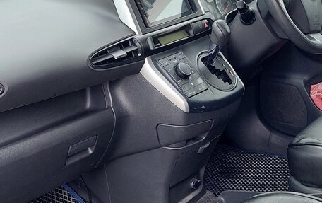 Toyota Wish II, 2010 год, 1 100 000 рублей, 12 фотография