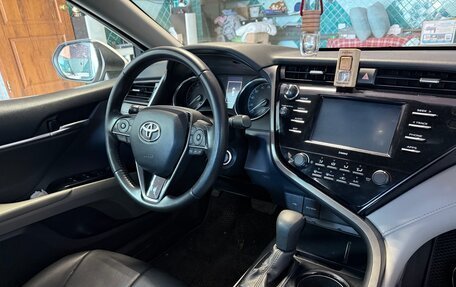 Toyota Camry, 2020 год, 1 200 000 рублей, 10 фотография