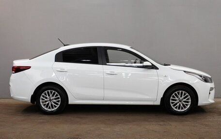 KIA Rio IV, 2018 год, 1 350 000 рублей, 8 фотография