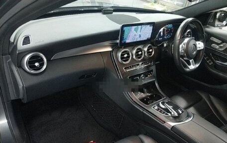 Mercedes-Benz C-Класс, 2019 год, 1 850 000 рублей, 5 фотография