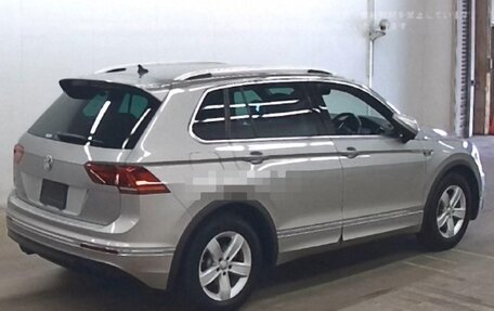 Volkswagen Tiguan II, 2018 год, 1 830 000 рублей, 4 фотография