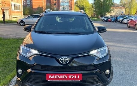 Toyota RAV4, 2017 год, 2 650 000 рублей, 3 фотография