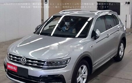 Volkswagen Tiguan II, 2018 год, 1 830 000 рублей, 3 фотография