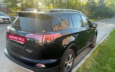 Toyota RAV4, 2017 год, 2 650 000 рублей, 6 фотография
