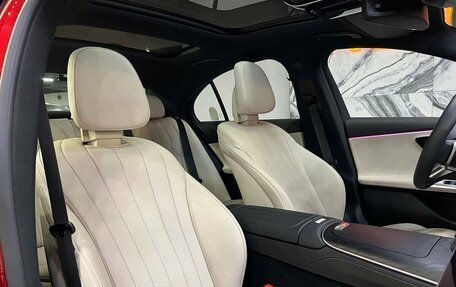 Mercedes-Benz E-Класс, 2024 год, 8 999 999 рублей, 13 фотография