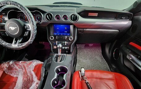 Ford Mustang VI рестайлинг, 2021 год, 2 550 001 рублей, 6 фотография