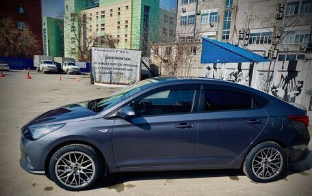 Hyundai Solaris II рестайлинг, 2021 год, 1 900 000 рублей, 2 фотография