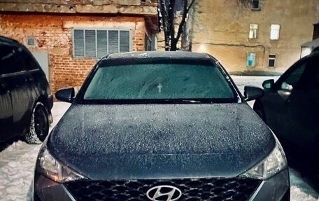 Hyundai Solaris II рестайлинг, 2021 год, 1 900 000 рублей, 9 фотография