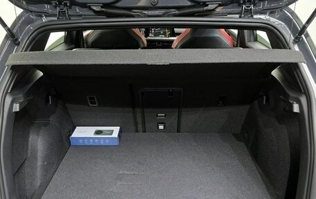 Volkswagen Golf VIII, 2023 год, 3 750 000 рублей, 9 фотография