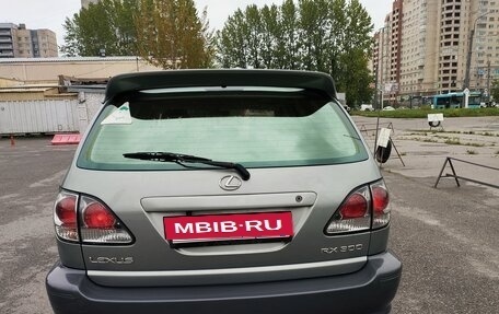 Lexus RX IV рестайлинг, 2002 год, 750 000 рублей, 2 фотография