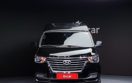 Hyundai Grand Starex Grand Starex I рестайлинг 2, 2021 год, 2 370 000 рублей, 1 фотография