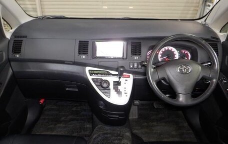 Toyota ISis I, 2016 год, 1 018 000 рублей, 26 фотография