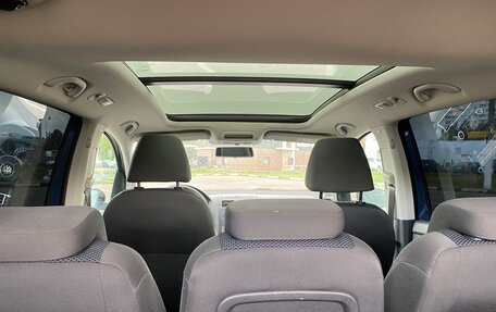Volkswagen Touran III, 2012 год, 980 000 рублей, 2 фотография