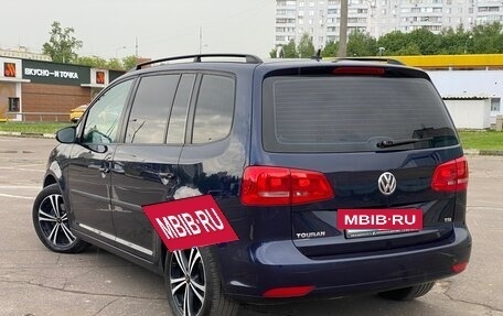 Volkswagen Touran III, 2012 год, 980 000 рублей, 3 фотография