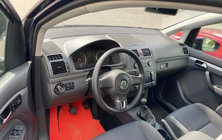 Volkswagen Touran III, 2012 год, 980 000 рублей, 21 фотография