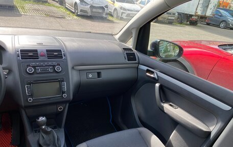 Volkswagen Touran III, 2012 год, 980 000 рублей, 19 фотография