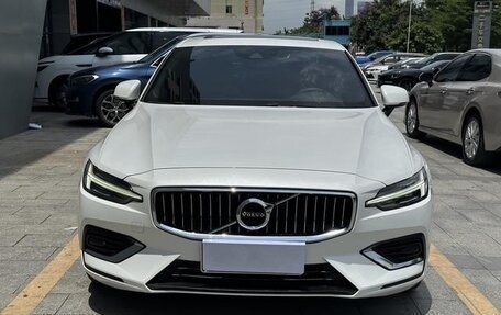 Volvo S60 III, 2021 год, 2 362 600 рублей, 2 фотография