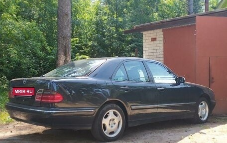 Mercedes-Benz E-Класс, 1999 год, 900 000 рублей, 4 фотография