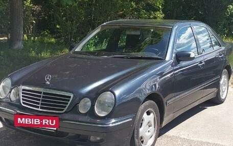 Mercedes-Benz E-Класс, 1999 год, 900 000 рублей, 2 фотография