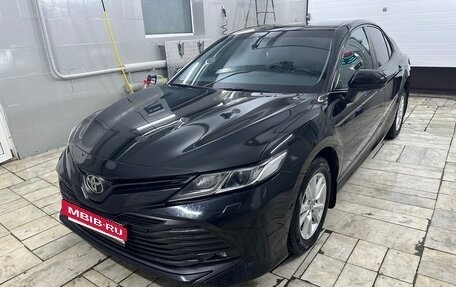 Toyota Camry, 2020 год, 2 600 000 рублей, 4 фотография