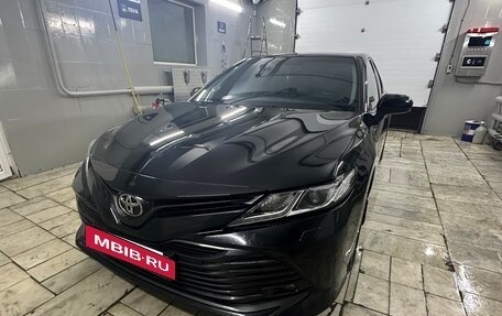 Toyota Camry, 2020 год, 2 600 000 рублей, 2 фотография