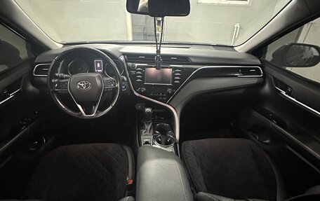 Toyota Camry, 2020 год, 2 600 000 рублей, 14 фотография
