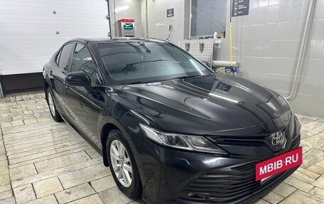 Toyota Camry, 2020 год, 2 600 000 рублей, 5 фотография