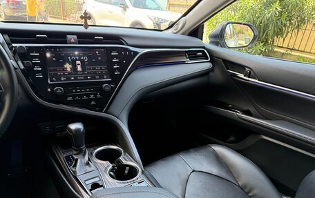 Toyota Camry, 2018 год, 2 599 000 рублей, 9 фотография