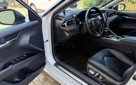 Toyota Camry, 2018 год, 2 599 000 рублей, 8 фотография