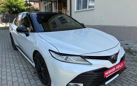 Toyota Camry, 2018 год, 2 599 000 рублей, 3 фотография